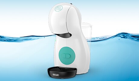 Cafetera NESCAFÉ Dolce Gusto rodeada de agua